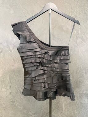 NWT Rock & Republic Black asymmetrical ruffle top size 6